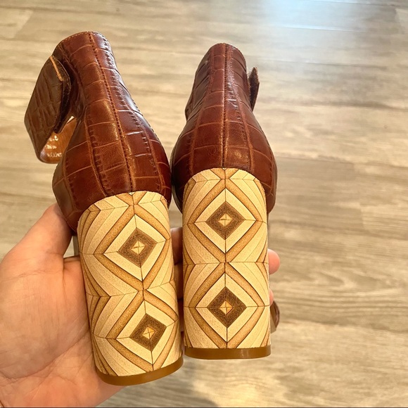 ❌SOLD❌ Jeffrey Campbell Lindsay Heel Sandal in Brown Croc & Zig Zag Size 6.5 - Picture 10 of 10